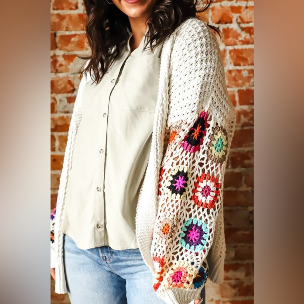 💕BNWT Sincerely Jules. Size M. Super cute cardigan. Colors are amazing.